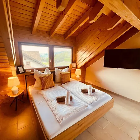 Mit King-size-bett&privatparkplatz * Titisee-Neustadt